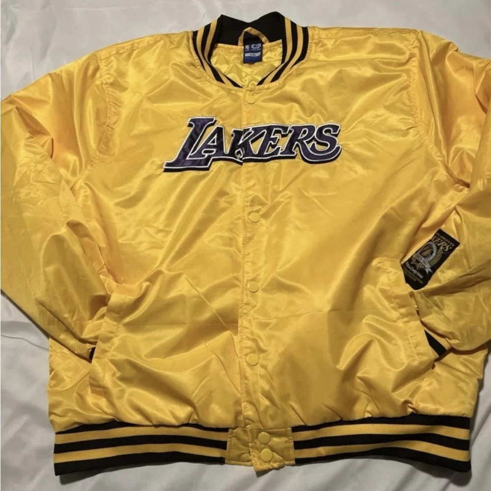 🔥Lakers NBA Bomber Jacket | Size M, Vintage Style, Clean Stitch, Game Day Ready🔥